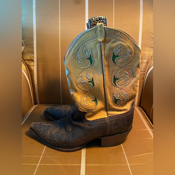 Beautiful Vintage Women’s Justin Cowboy Boots - Picture 9 of 13